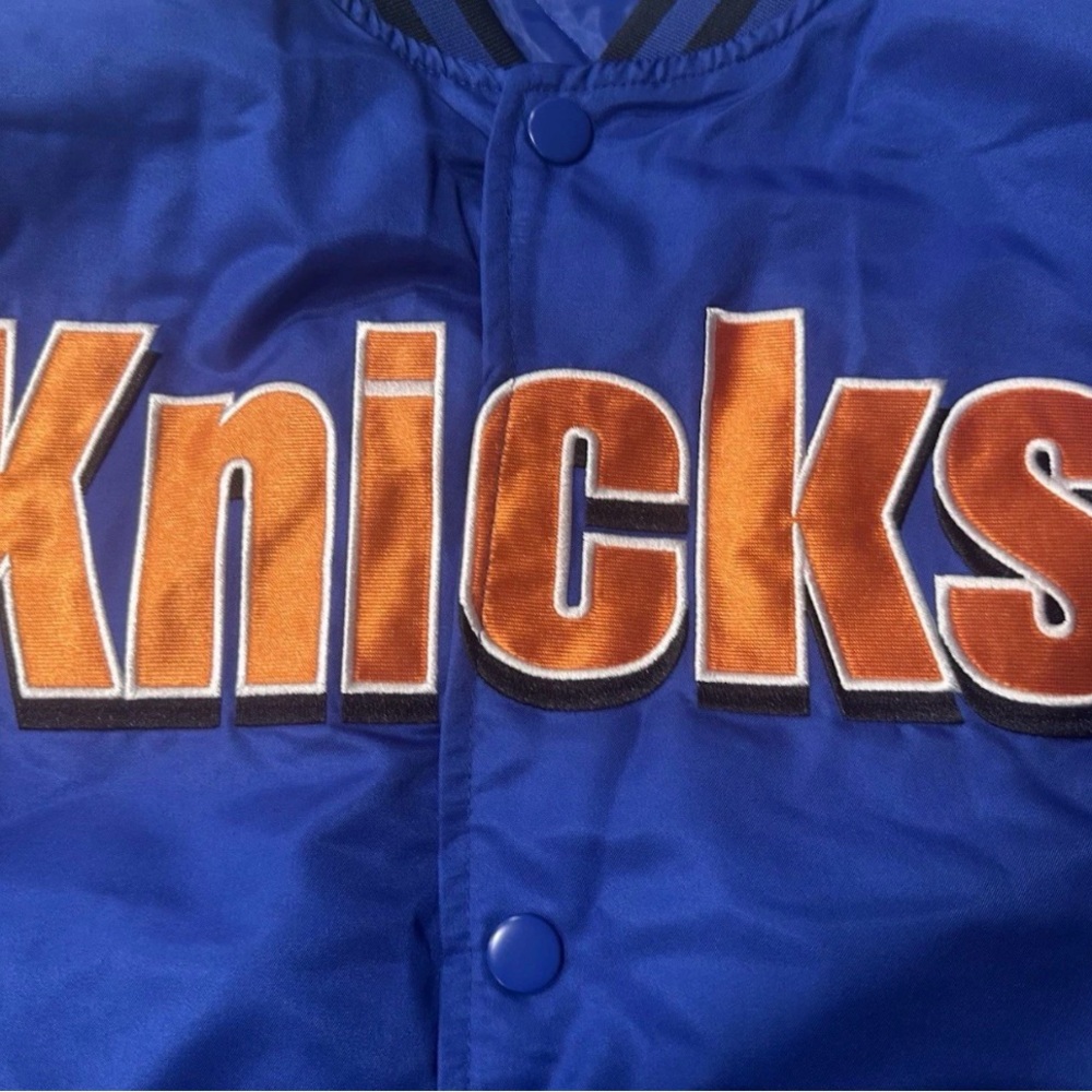 Knicks (New) Bomber Jacket size med - Picture 3 of 8